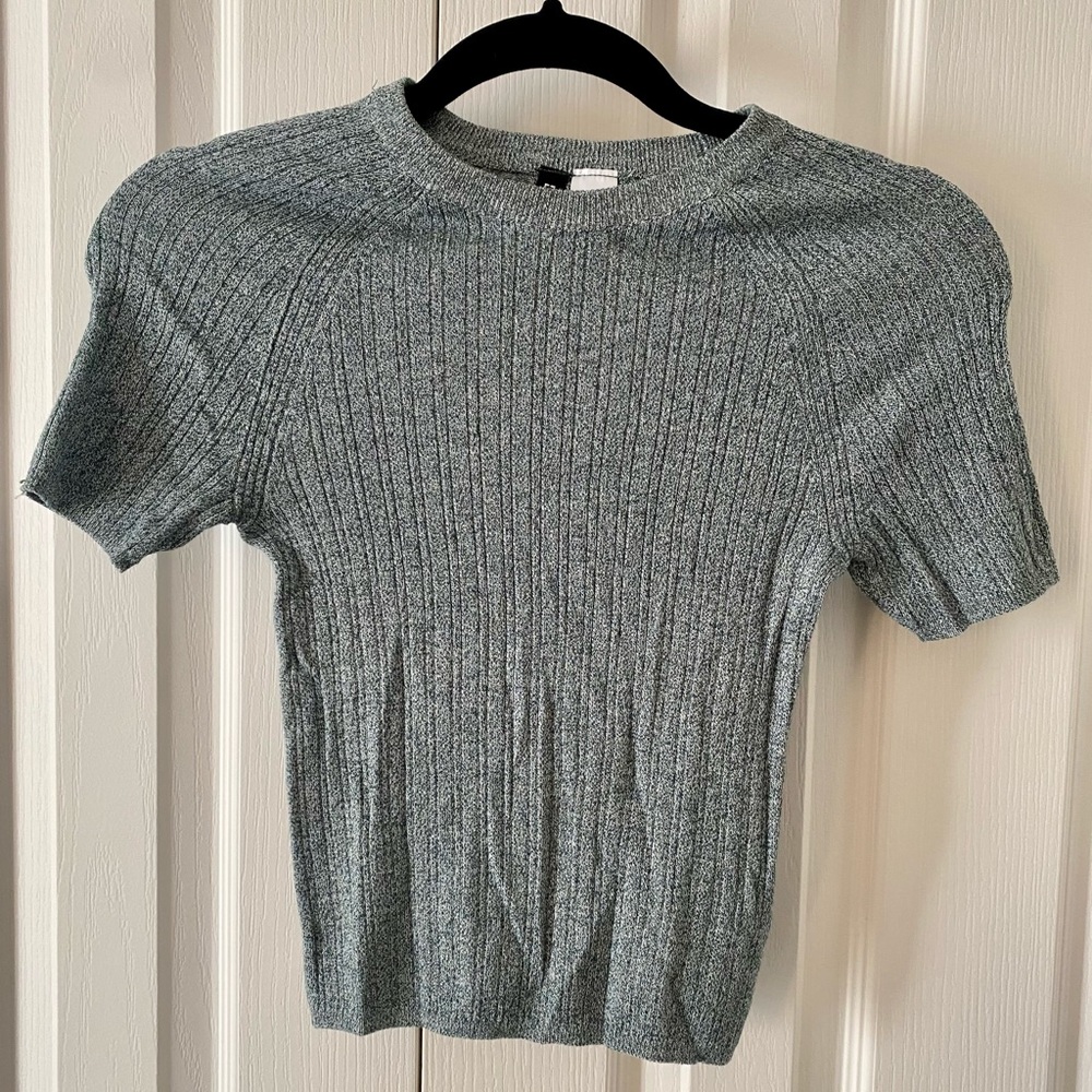 H&M Short Sleeved Sweater Top